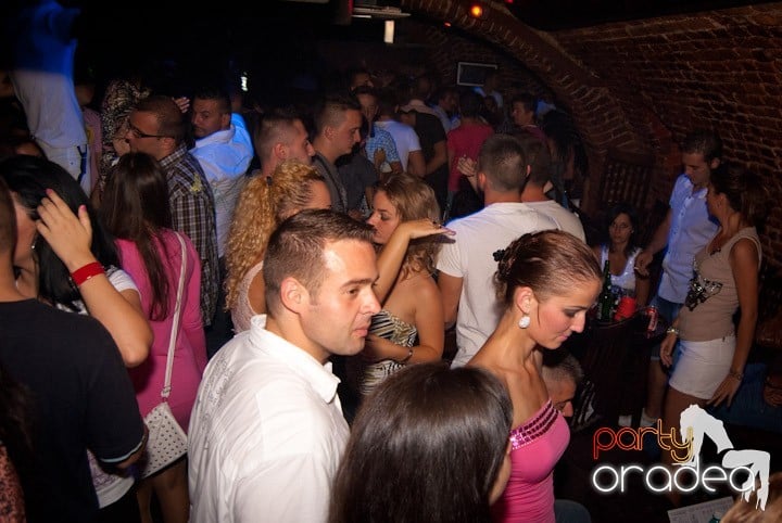 Sâmbătă în Escape, 