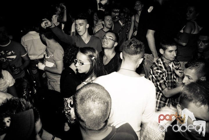 Sâmbătă în Escape, 