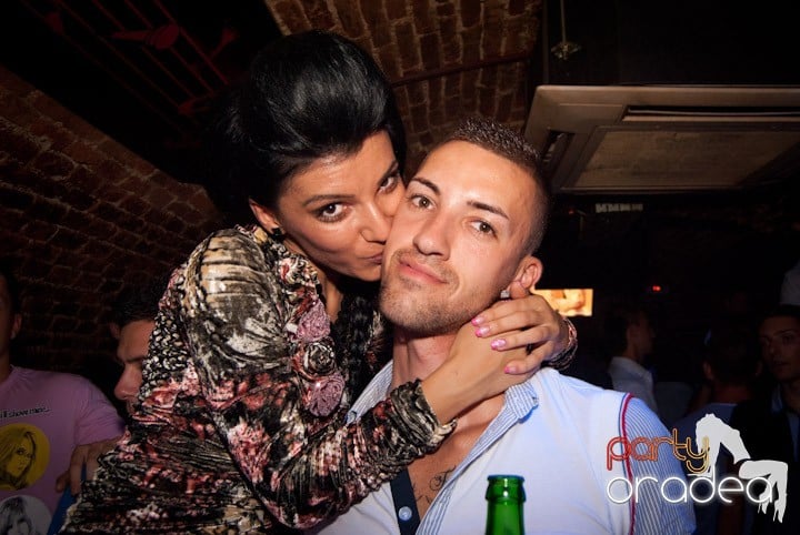 Sâmbătă în Escape, 