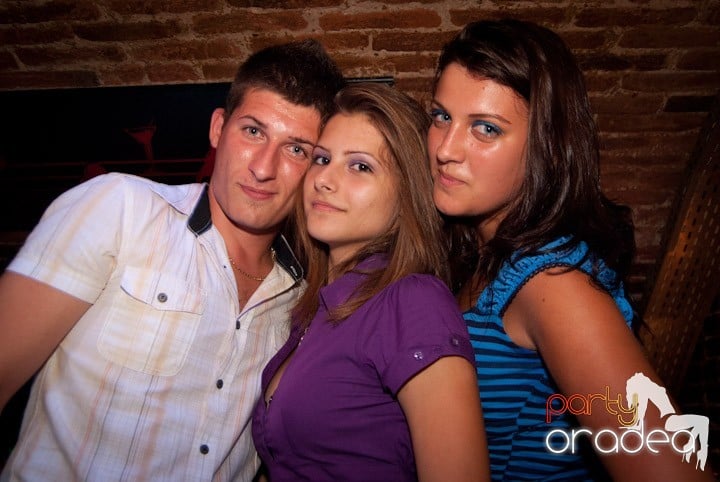 Sâmbătă în Escape, 