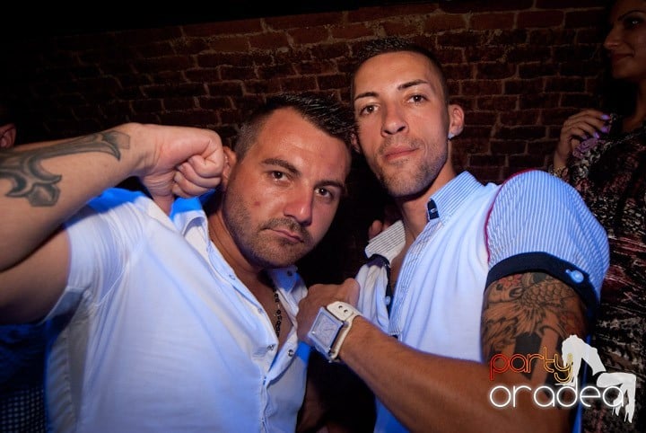 Sâmbătă în Escape, 