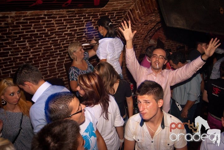 Sâmbătă în Escape, 