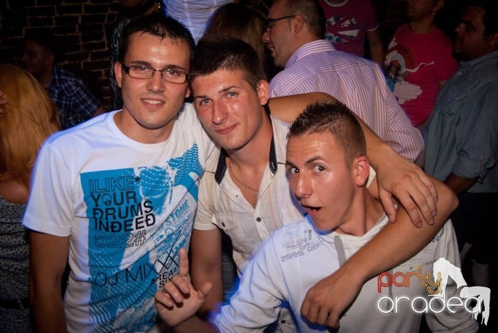 Sâmbătă în Escape, 