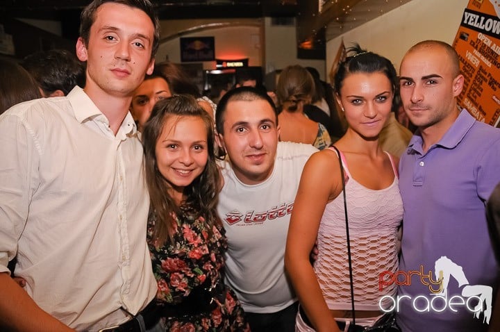 Sâmbătă începe distracţia în Yellow Submarine, 