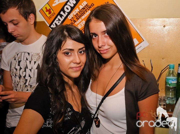 Sâmbătă începe distracţia în Yellow Submarine, 