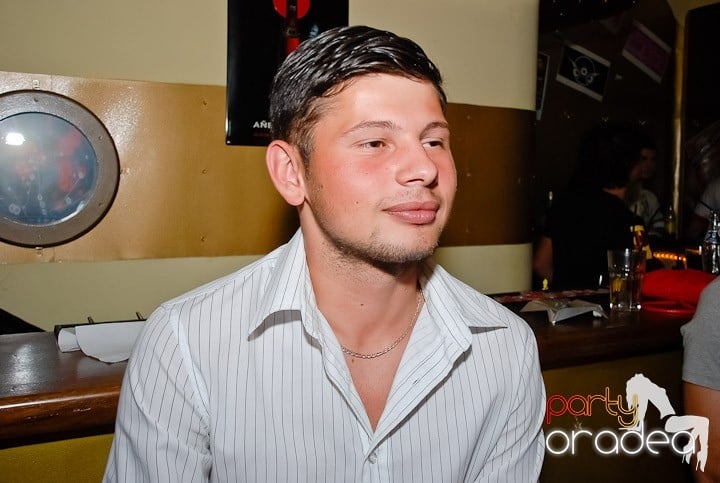 Sâmbătă începe distracţia în Yellow Submarine, 