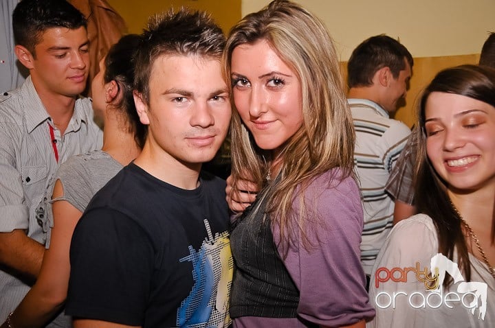 Sâmbătă începe distracţia în Yellow Submarine, 