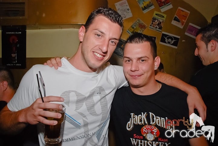 Sâmbătă începe distracţia în Yellow Submarine, 