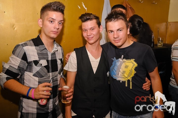 Sâmbătă începe distracţia în Yellow Submarine, 