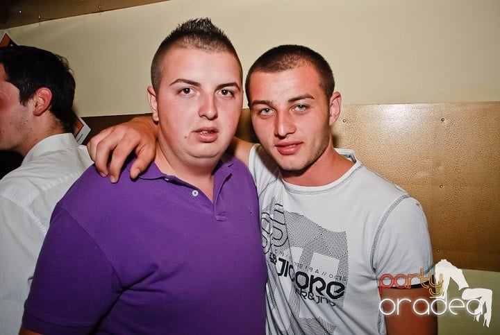 Sâmbătă începe distracţia în Yellow Submarine, 