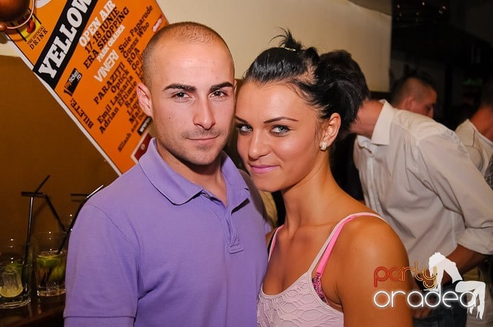 Sâmbătă începe distracţia în Yellow Submarine, 