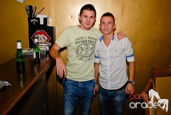 Sâmbătă începe distracţia în Yellow Submarine, 