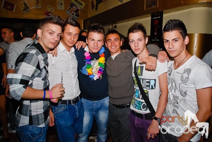 Sâmbătă începe distracţia în Yellow Submarine, 