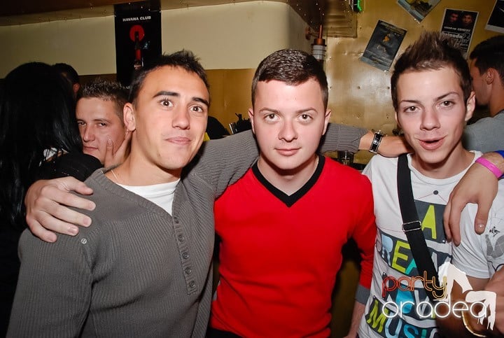 Sâmbătă începe distracţia în Yellow Submarine, 