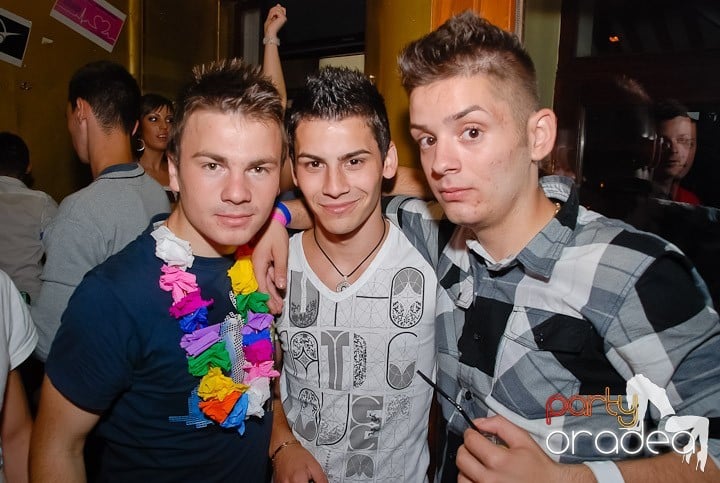 Sâmbătă începe distracţia în Yellow Submarine, 