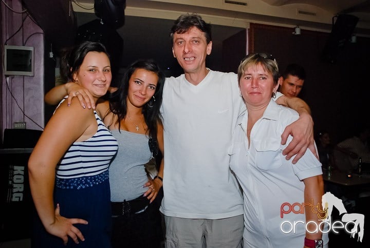 Sâmbătă noapte în Club Rio, 