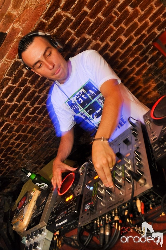 Sâmbătă noaptea @ Club Escape, 