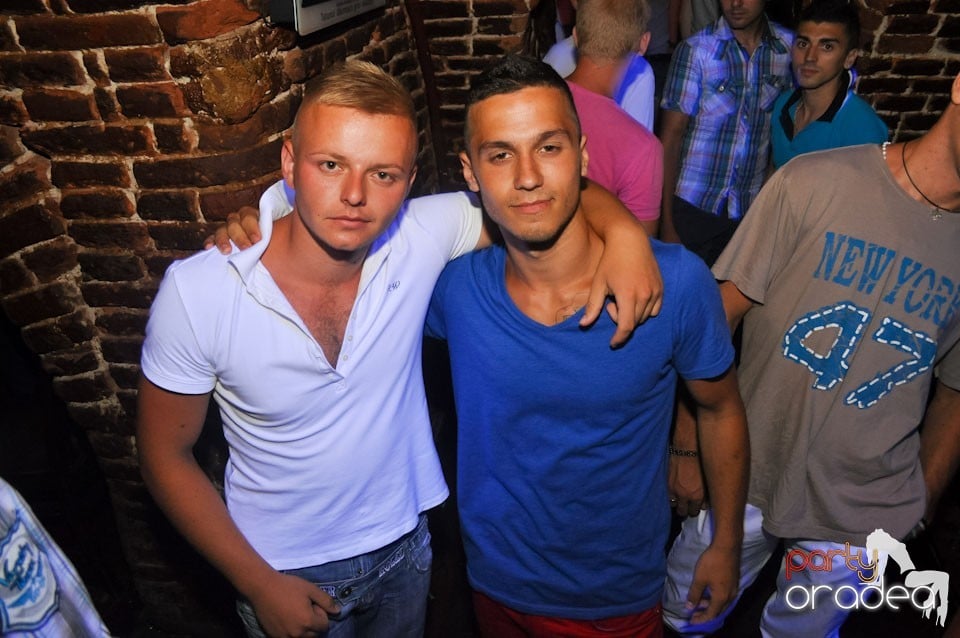 Sâmbătă noaptea @ Club Escape, 