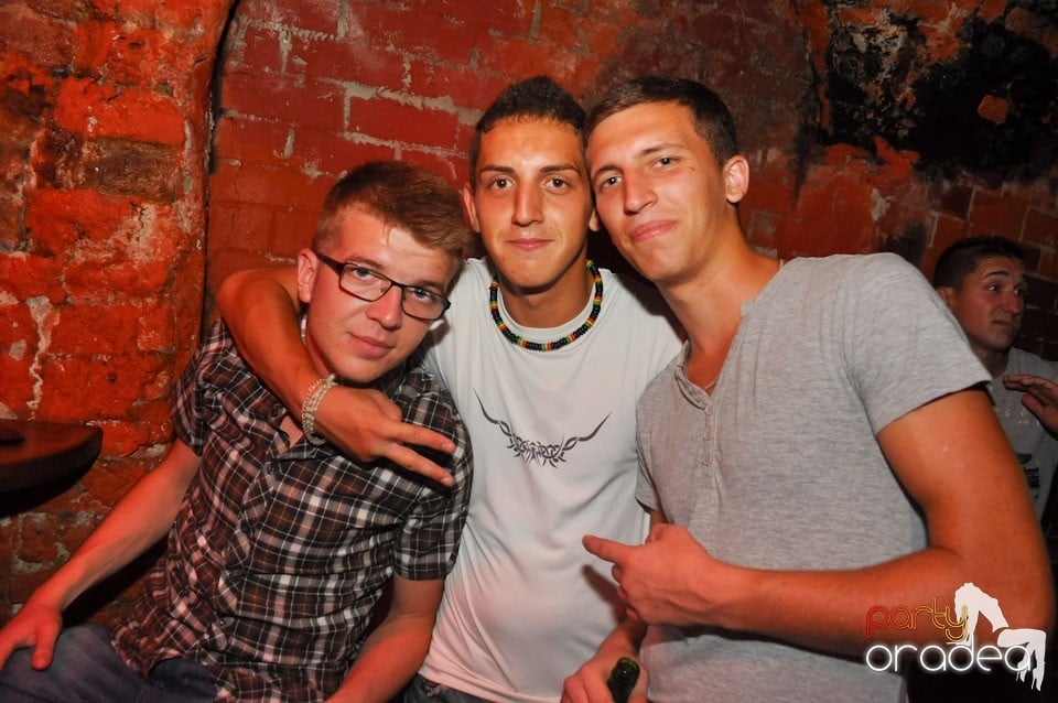 Sâmbătă noaptea @ Club Escape, 