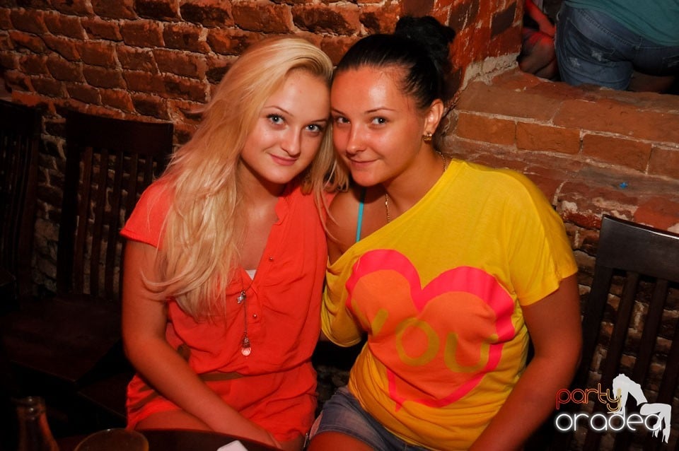 Sâmbătă noaptea @ Club Escape, 