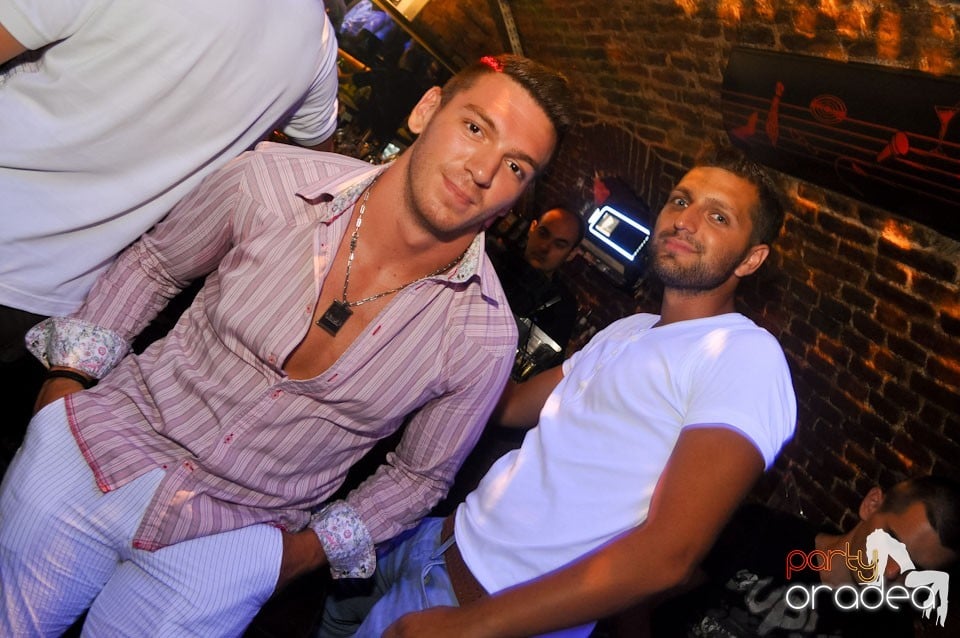 Sâmbătă noaptea @ Club Escape, 