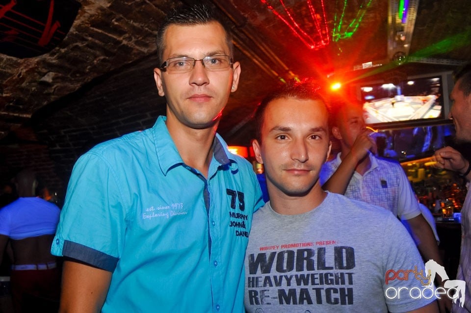 Sâmbătă noaptea @ Club Escape, 