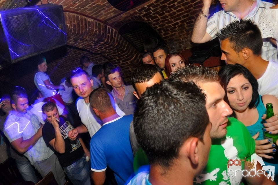 Sâmbătă noaptea @ Club Escape, 