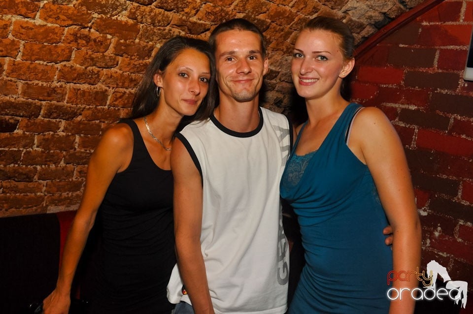 Sâmbătă noaptea @ Club Escape, 