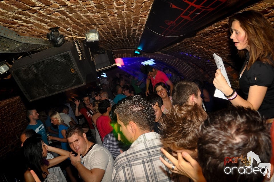 Sâmbătă noaptea @ Club Escape, 