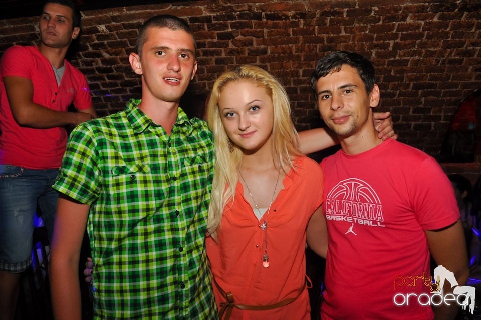 Sâmbătă noaptea @ Club Escape, 