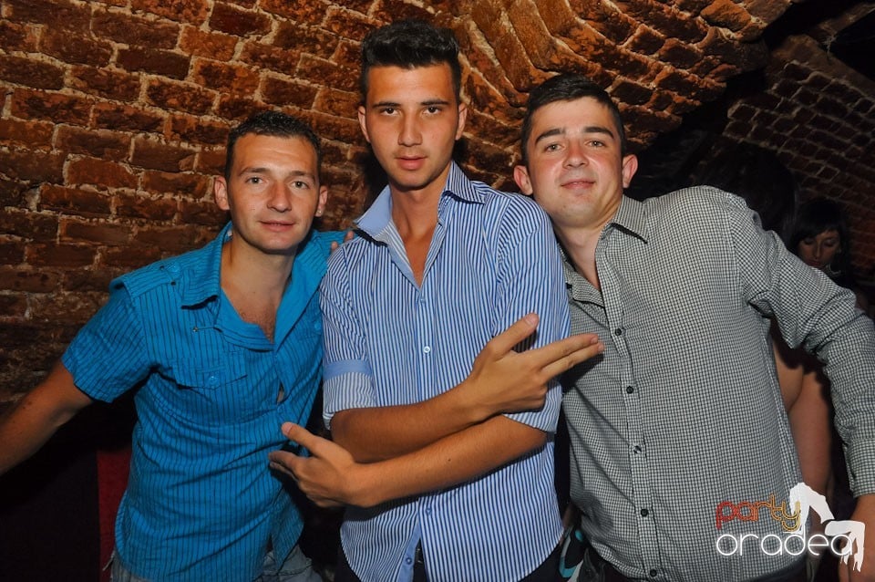 Sâmbătă noaptea @ Club Escape, 