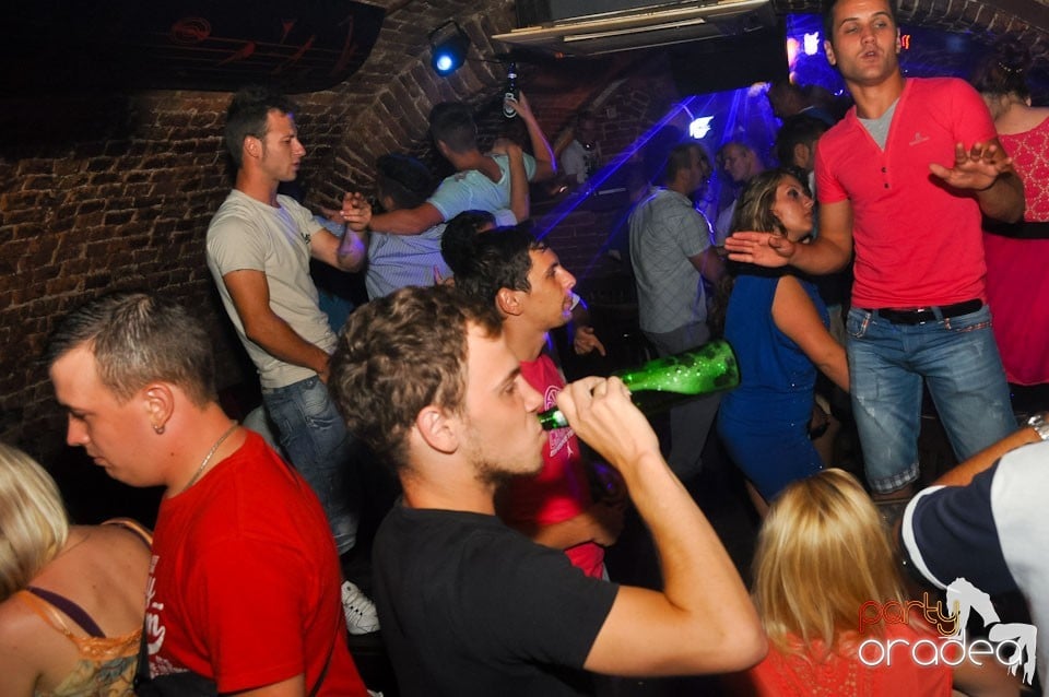 Sâmbătă noaptea @ Club Escape, 