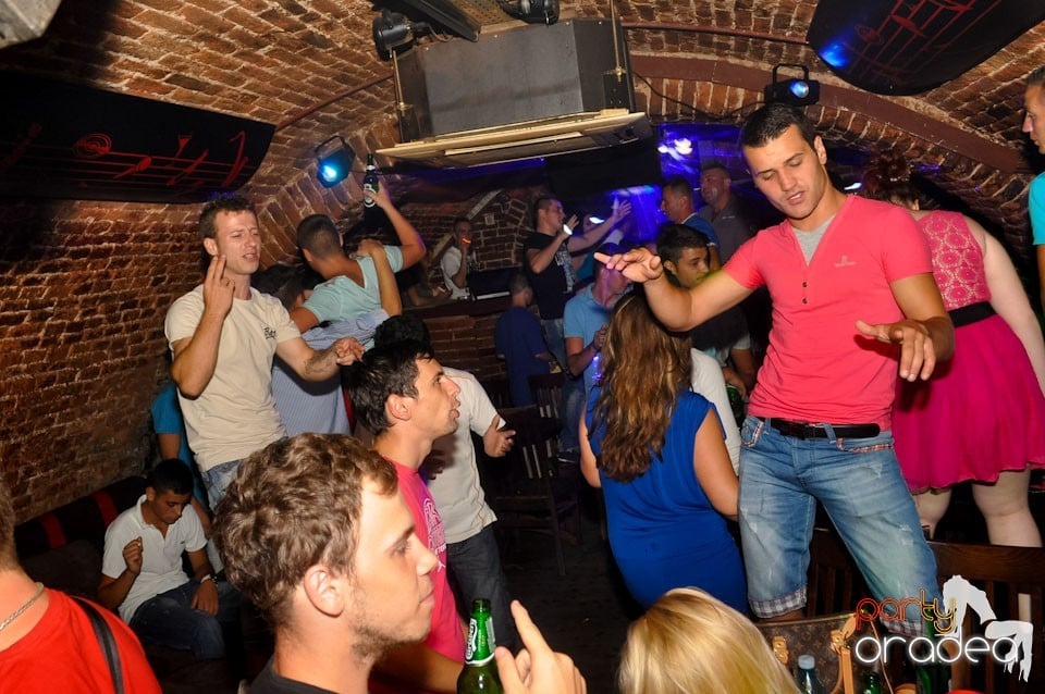 Sâmbătă noaptea @ Club Escape, 