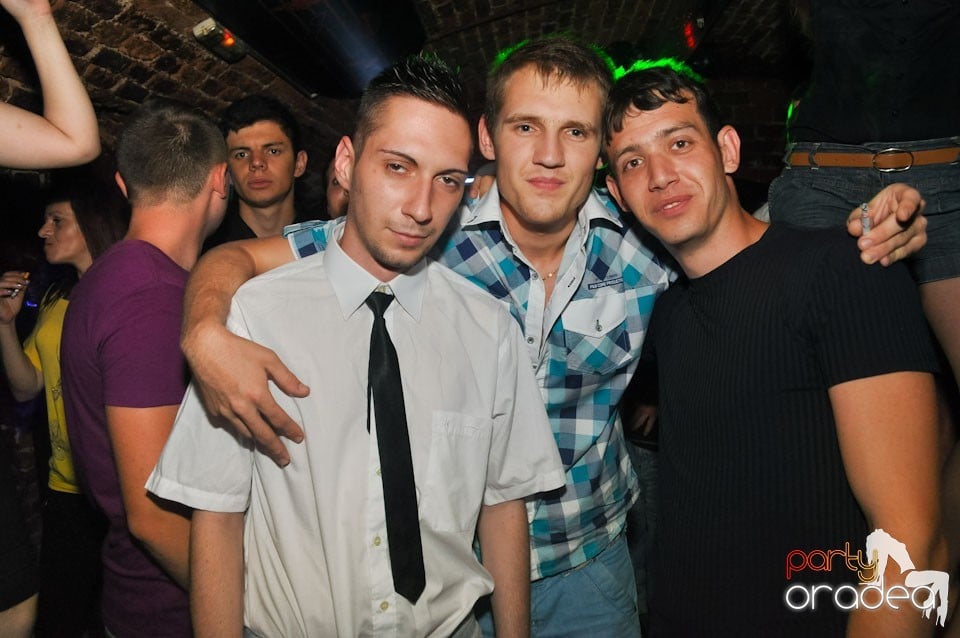 Sâmbătă noaptea @ Club Escape, 