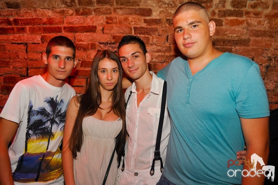 Sâmbătă noaptea @ Club Escape, 