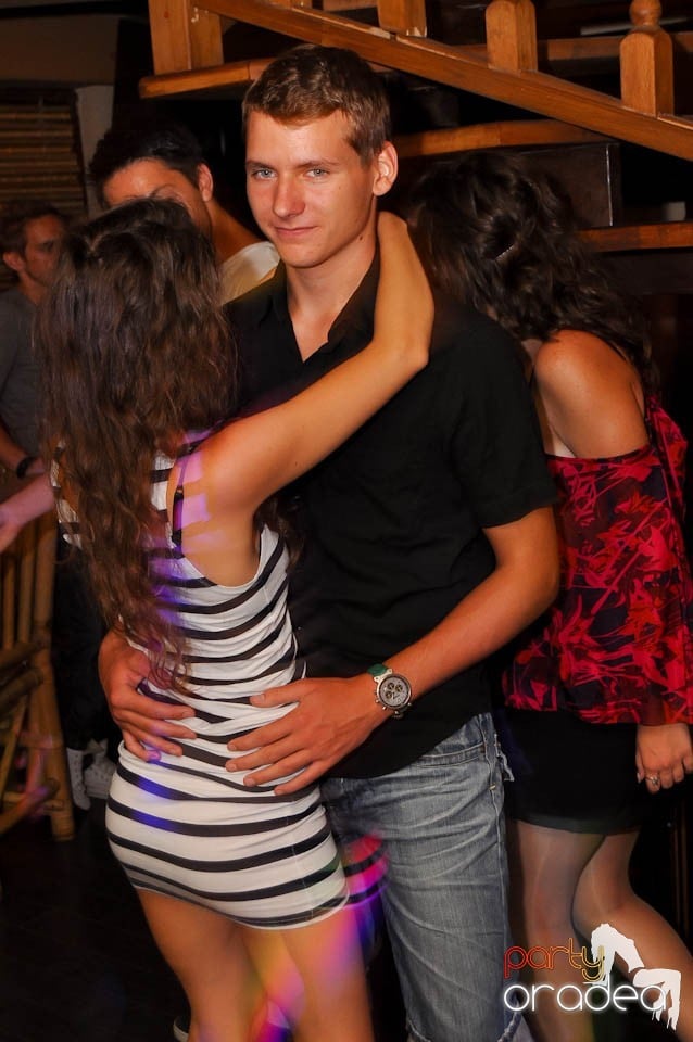 Sâmbătă noaptea e party în Zulu, Zulu Caffe