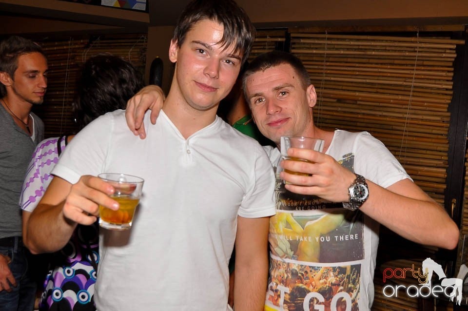 Sâmbătă noaptea e party în Zulu, Zulu Caffe