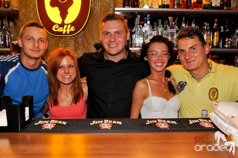 Sâmbătă noaptea e party în Zulu, Zulu Caffe
