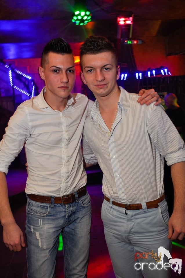 Sâmbătă noaptea în Club Downtown, 