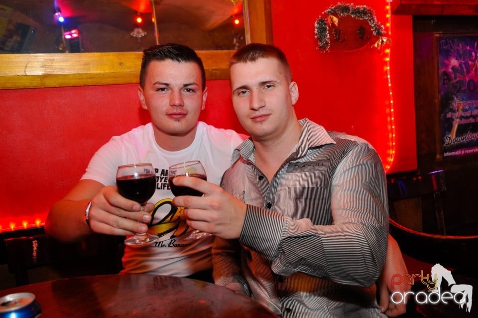 Sâmbătă noaptea în Club Downtown, 