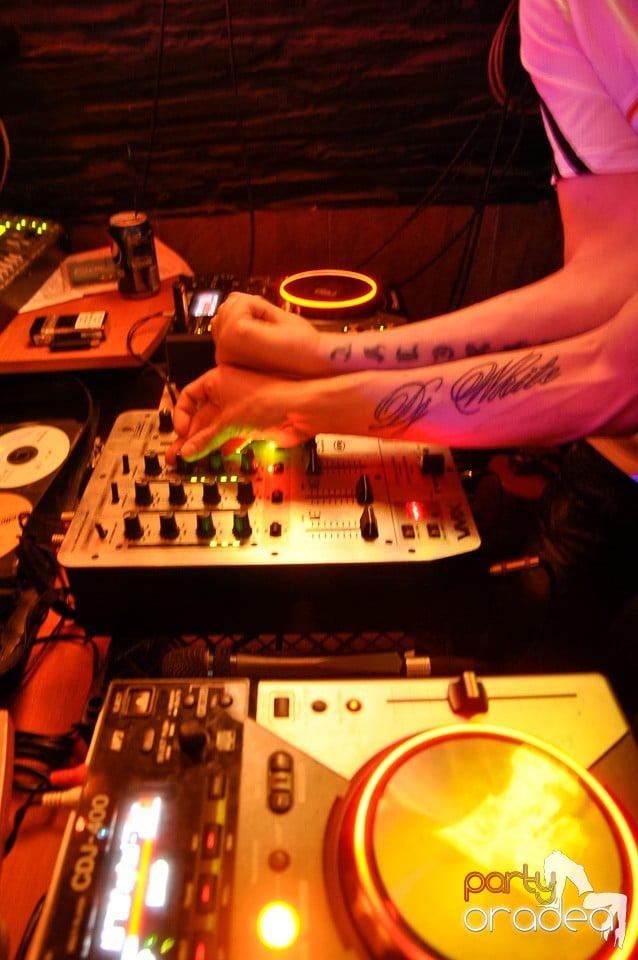 Sâmbătă noaptea în Club Downtown, 