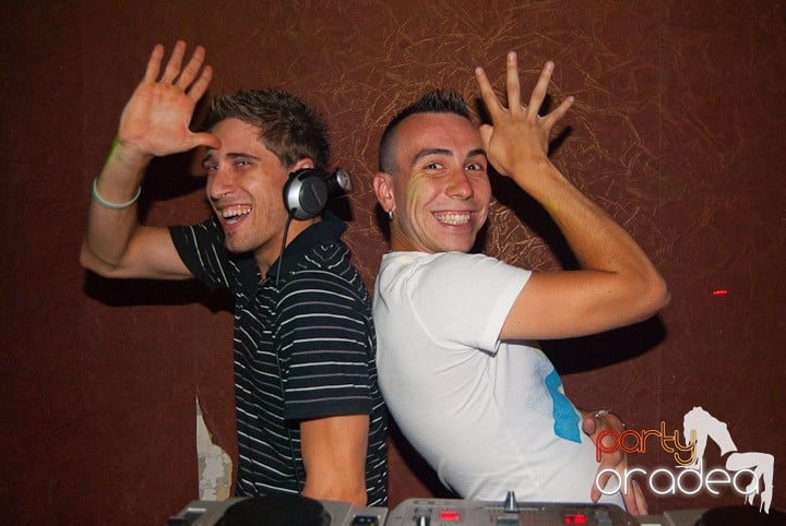 Sâmbătă noaptea în Club Seven, 