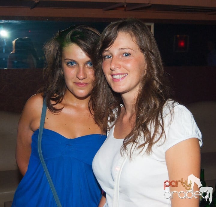 Sâmbătă noaptea în Club Seven, 