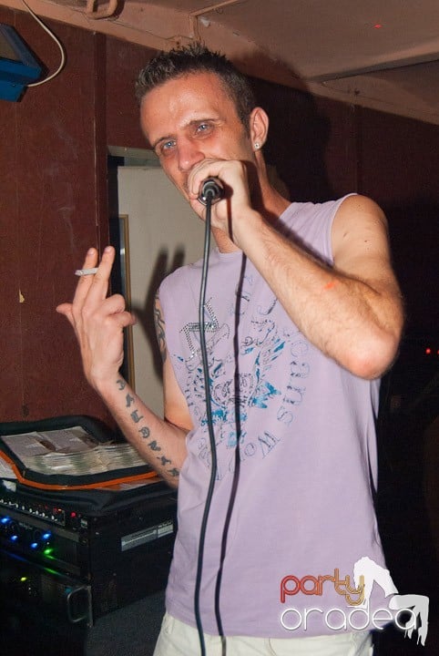 Sâmbătă noaptea în Club Seven, 