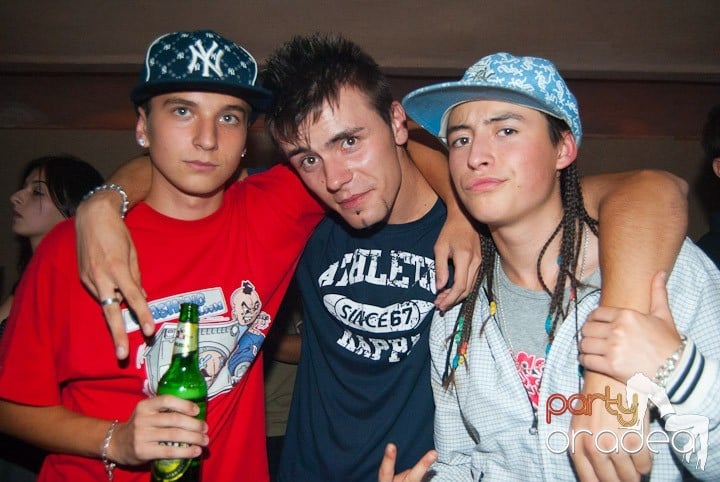 Sâmbătă noaptea în Club Seven, 