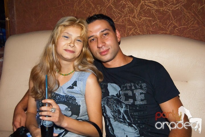 Sâmbătă noaptea în Club Seven, 