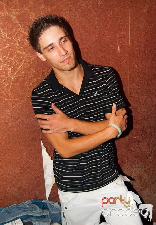 Sâmbătă noaptea în Club Seven, 