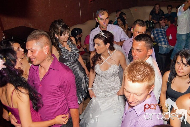 Sâmbătă noaptea în Club Seven, 