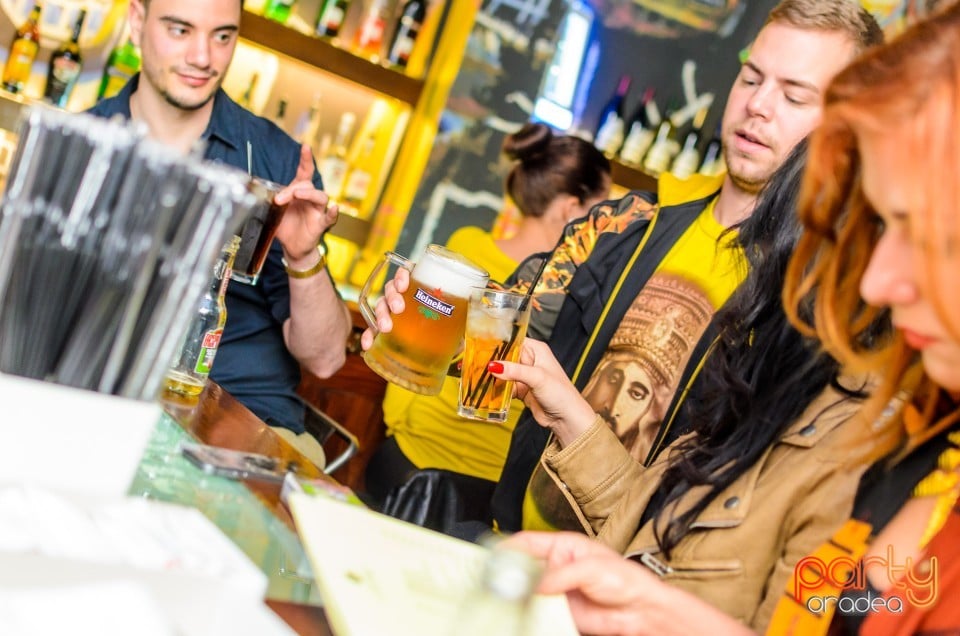 Sâmbătă noaptea în Juice, Juice