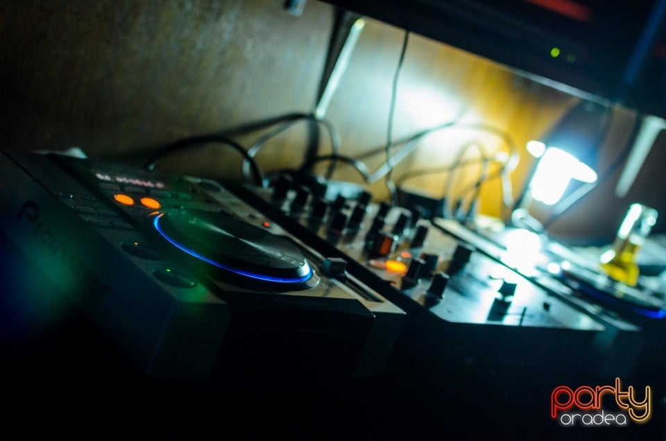 Sâmbătă noaptea în Juice, Juice